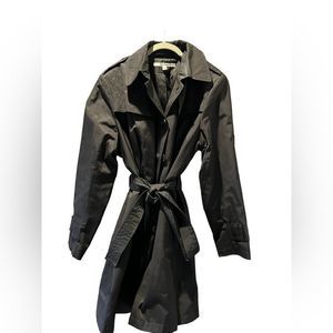 DKNY Black trench coat with quilted detailing belt. Size 1X